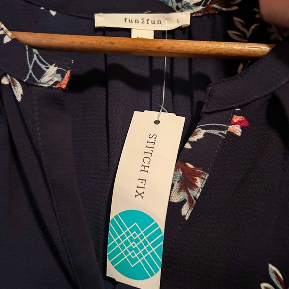 NWT Stitch Fix floral cap-sleeved blouse - Picture 3 of 5